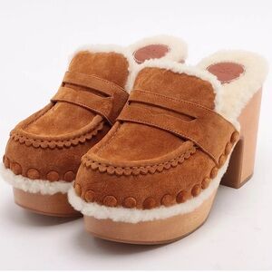 CHLOE Joy Suede & Shearling Block Heel Clogs in Caramel